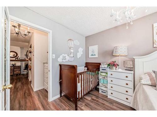 203-516 Cedar Crescent Sw, Calgary, AB - Indoor Photo Showing Bedroom