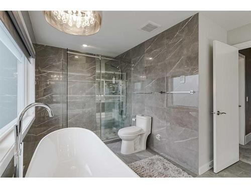 2-2605 15 Street Sw, Calgary, AB - Indoor Photo Showing Bathroom