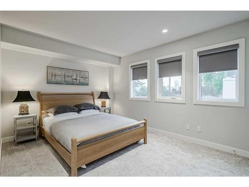 2-2605 15 Street Sw, Calgary, AB - Indoor Photo Showing Bedroom