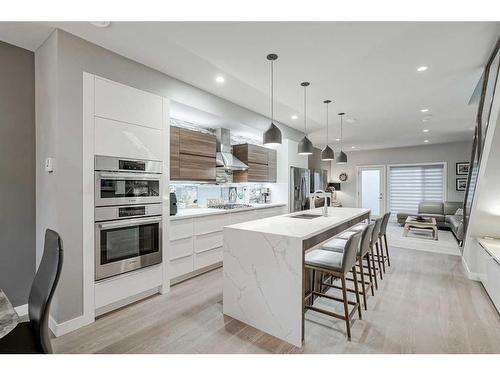 2-2605 15 Street Sw, Calgary, AB - Indoor Photo Showing Kitchen With Upgraded Kitchen