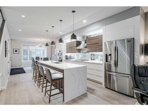 2-2605 15 Street Sw, Calgary, AB - Indoor Photo Showing Kitchen With Upgraded Kitchen