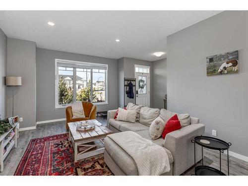 13 Willow Green Way, Cochrane, AB - Indoor Photo Showing Living Room