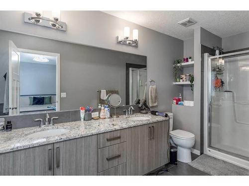 13 Willow Green Way, Cochrane, AB - Indoor Photo Showing Bathroom