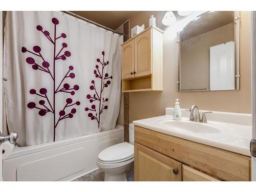 11 Whitewood Bay Ne, Calgary, AB - Indoor Photo Showing Bathroom