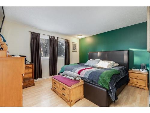 11 Whitewood Bay Ne, Calgary, AB - Indoor Photo Showing Bedroom