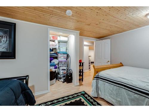 11 Whitewood Bay Ne, Calgary, AB - Indoor Photo Showing Bedroom