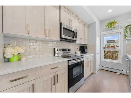 115-4150 Seton Drive, Calgary, AB - Indoor Photo Showing Kitchen