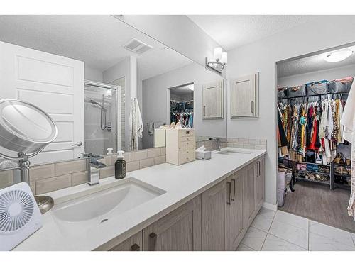 115-4150 Seton Drive, Calgary, AB - Indoor Photo Showing Bathroom