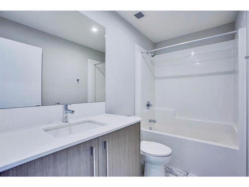 3315-60 Skyview Ranch Road Ne, Calgary, AB - Indoor Photo Showing Bathroom