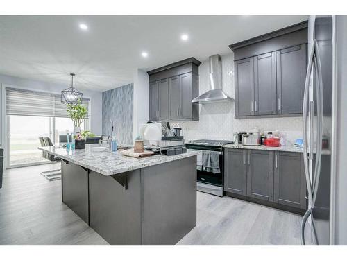 673 Corner Meadows Way Ne, Calgary, AB - Indoor Photo Showing Kitchen With Upgraded Kitchen