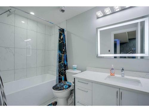 673 Corner Meadows Way Ne, Calgary, AB - Indoor Photo Showing Bathroom