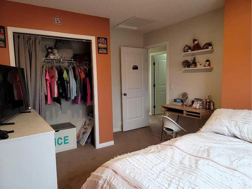 1817 Baywater Gardens Sw, Airdrie, AB - Indoor Photo Showing Bedroom