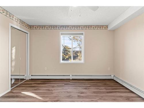 3128-3000 Millrise Point Sw, Calgary, AB - Indoor Photo Showing Other Room