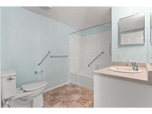 3128-3000 Millrise Point Sw, Calgary, AB - Indoor Photo Showing Bathroom