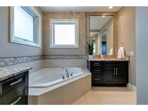 79 West Grove Rise Sw, Calgary, AB - Indoor Photo Showing Bathroom