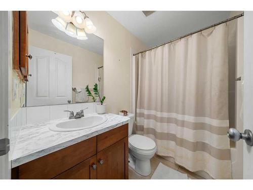 63 Cramond Green Se, Calgary, AB - Indoor Photo Showing Bathroom