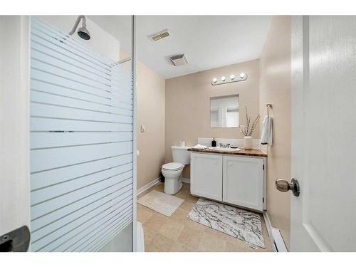 63 Cramond Green Se, Calgary, AB - Indoor Photo Showing Bathroom