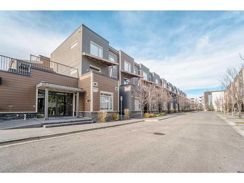 220-7 Westpark Common Sw, Calgary, AB - Outdoor With Balcony