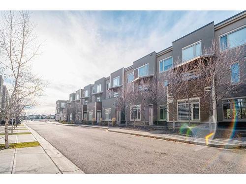 220-7 Westpark Common Sw, Calgary, AB - Outdoor