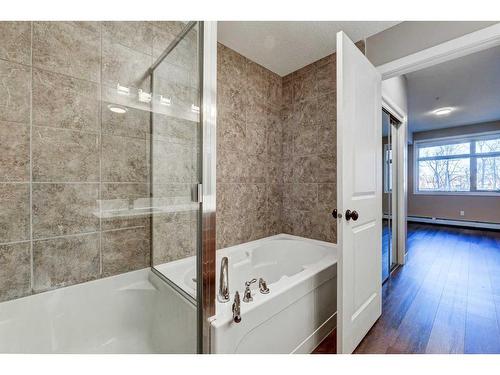 308-35 Aspenmont Heights Sw, Calgary, AB - Indoor Photo Showing Bathroom