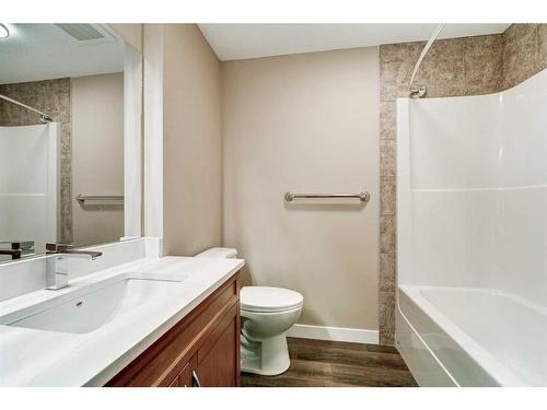 308-35 Aspenmont Heights Sw, Calgary, AB - Indoor Photo Showing Bathroom