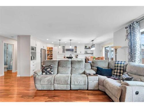 228 Chaparral Circle Se, Calgary, AB - Indoor Photo Showing Living Room