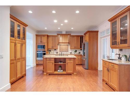 524 Crescent Road Nw, Calgary, AB - Indoor Photo Showing Kitchen