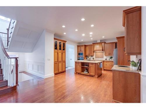 524 Crescent Road Nw, Calgary, AB - Indoor Photo Showing Kitchen