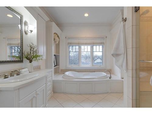 524 Crescent Road Nw, Calgary, AB - Indoor Photo Showing Bathroom