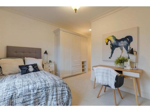 524 Crescent Road Nw, Calgary, AB - Indoor Photo Showing Bedroom