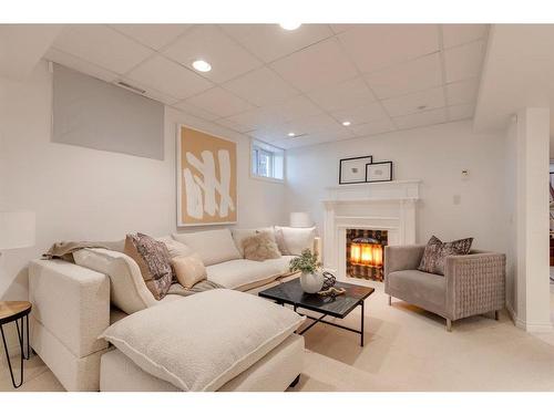 524 Crescent Road Nw, Calgary, AB - Indoor With Fireplace