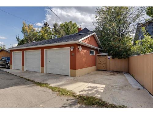 524 Crescent Road Nw, Calgary, AB - Outdoor