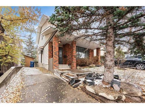 11 Coach Manor Rise Sw, Calgary, AB - Outdoor