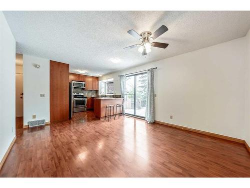 11 Coach Manor Rise Sw, Calgary, AB - Indoor