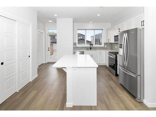 153 Dawson Circle, Chestermere, AB - Indoor Photo Showing Kitchen