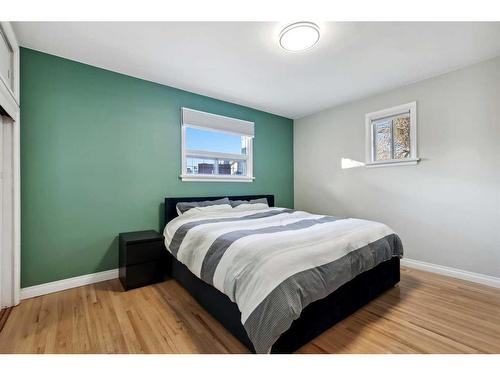 1814 Ramsay Street Se, Calgary, AB - Indoor Photo Showing Bedroom