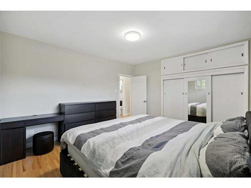 1814 Ramsay Street Se, Calgary, AB - Indoor Photo Showing Bedroom