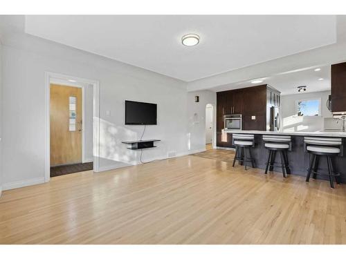 1814 Ramsay Street Se, Calgary, AB - Indoor Photo Showing Other Room