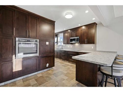 1814 Ramsay Street Se, Calgary, AB - Indoor Photo Showing Kitchen With Upgraded Kitchen