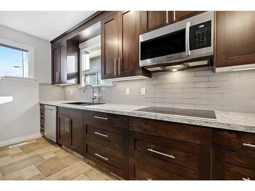 1814 Ramsay Street Se, Calgary, AB - Indoor Photo Showing Kitchen