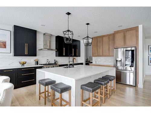 42 Westmore Park Sw, Calgary, AB - Indoor Photo Showing Kitchen With Upgraded Kitchen