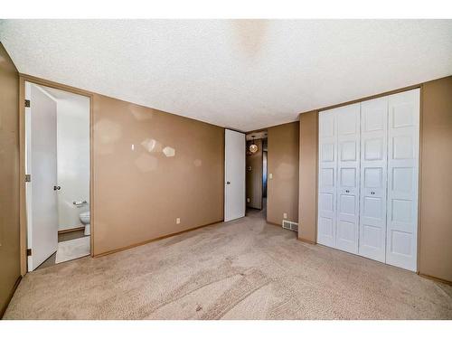 6112 Thornaby Way Nw, Calgary, AB - Indoor Photo Showing Other Room