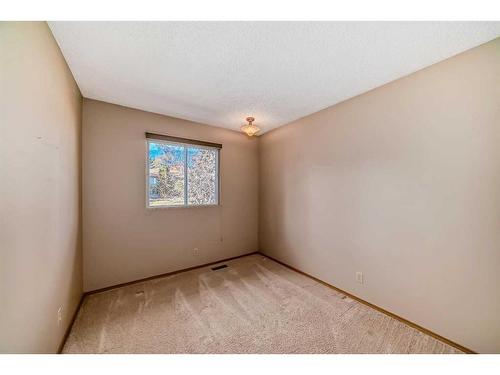 6112 Thornaby Way Nw, Calgary, AB - Indoor Photo Showing Other Room