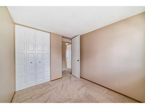 6112 Thornaby Way Nw, Calgary, AB - Indoor Photo Showing Other Room