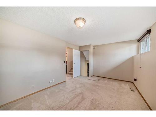 6112 Thornaby Way Nw, Calgary, AB - Indoor Photo Showing Other Room