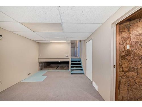 6112 Thornaby Way Nw, Calgary, AB - Indoor Photo Showing Other Room