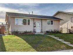 335 Penworth Way SE Calgary, AB T2A 4G1