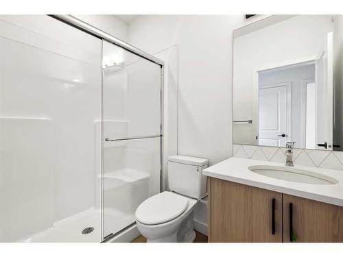 214 Marmot Walk Nw, Calgary, AB - Indoor Photo Showing Bathroom