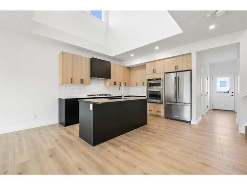 214 Marmot Walk Nw, Calgary, AB - Indoor Photo Showing Kitchen