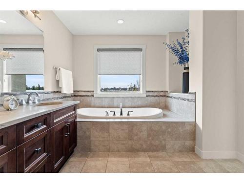 43 Elgin Estates Green Se, Calgary, AB - Indoor Photo Showing Bathroom